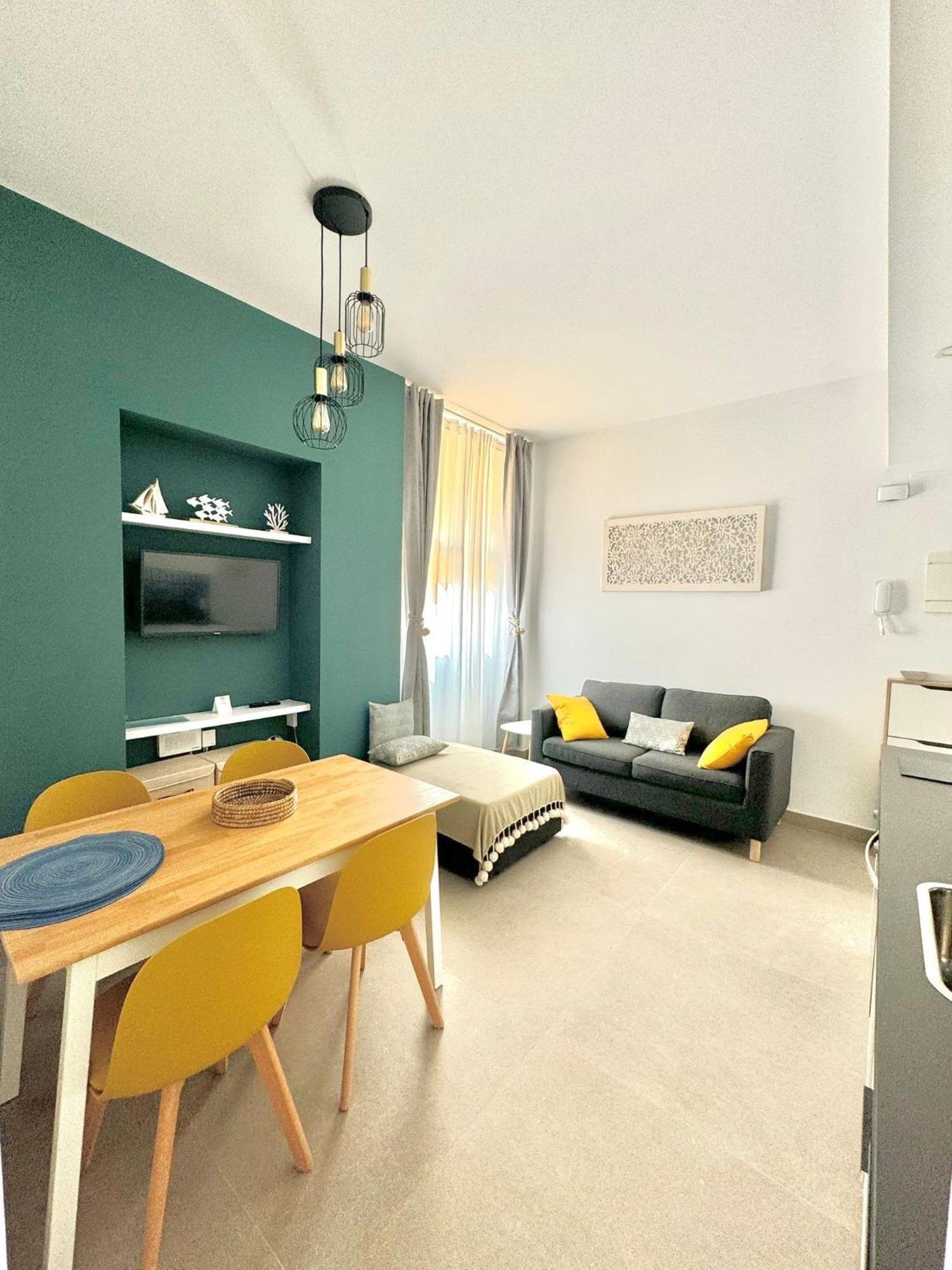 Suite Homes Alice Valentin Малага Екстериор снимка