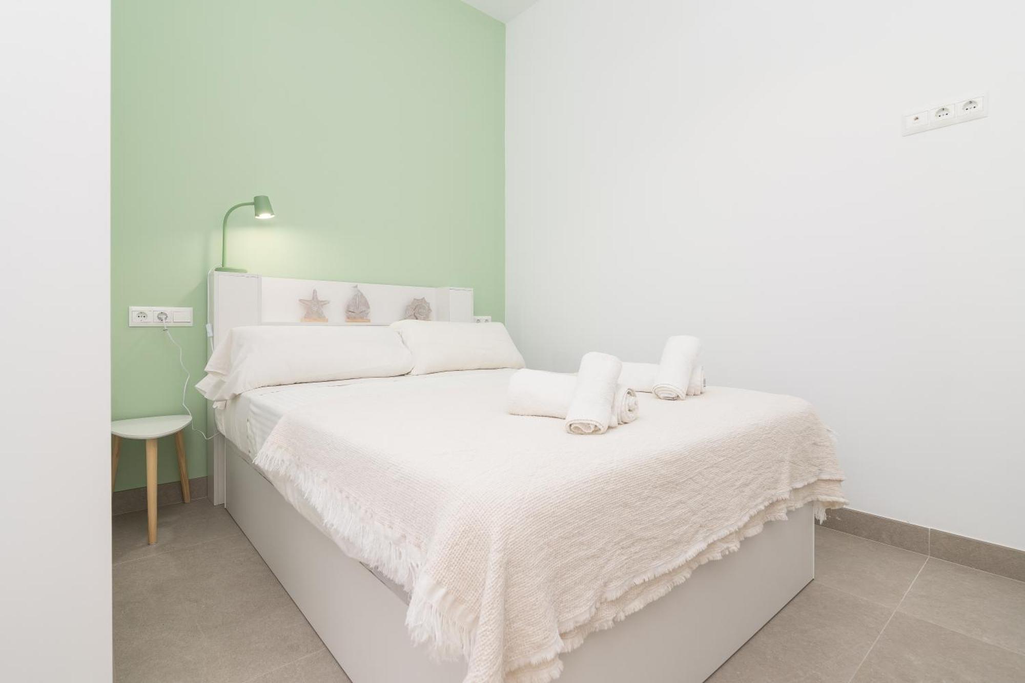 Suite Homes Alice Valentin Малага Екстериор снимка